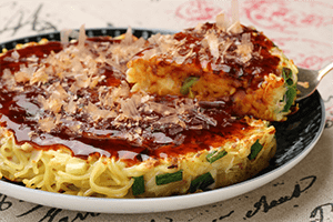 焼きそばと合挽き肉と小ねぎのお好み焼のレシピへ