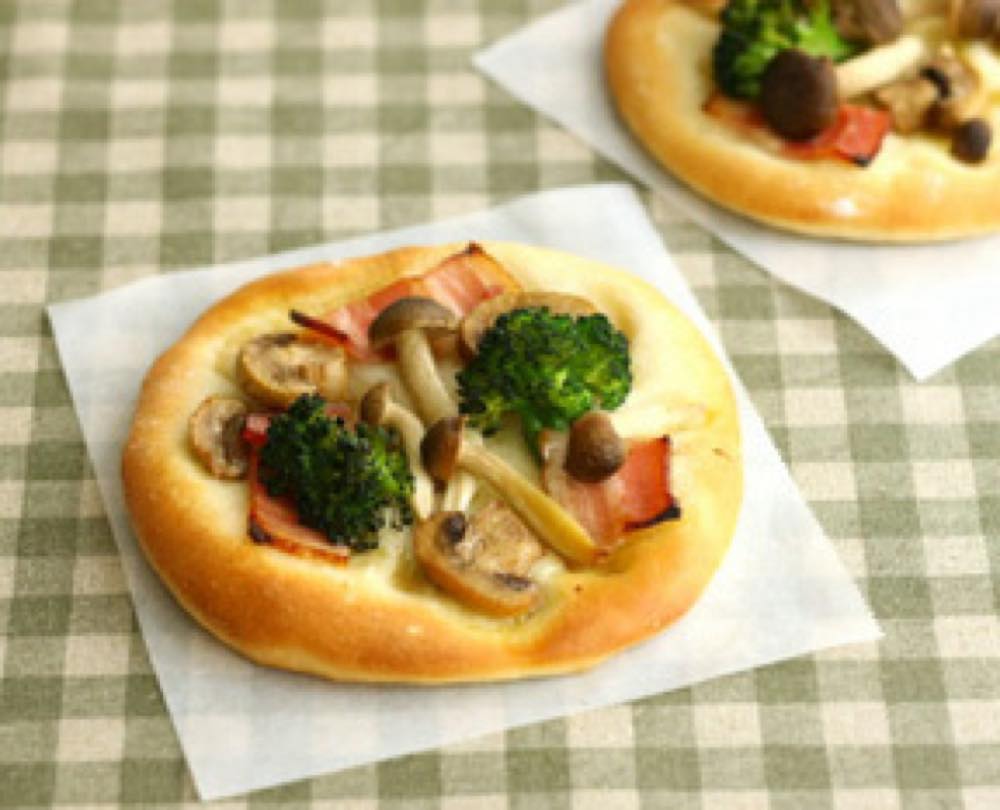 きのこベーコンののせパン