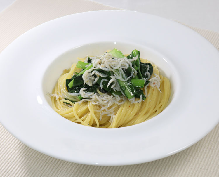 小松菜とちりめんじゃこのスパゲティ ペペロンチーニ