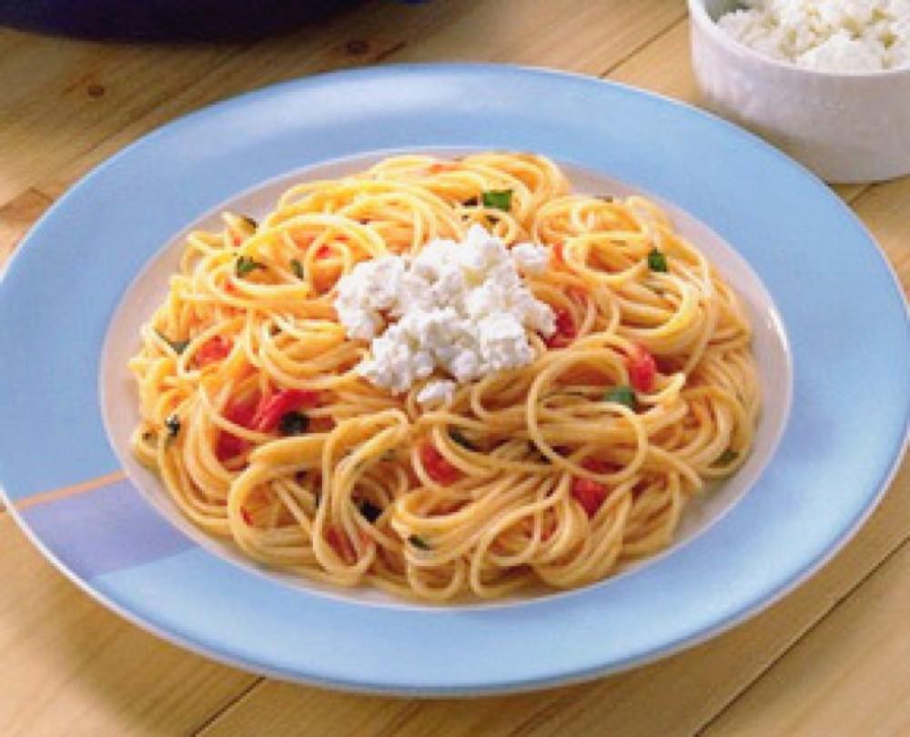 フレッシュトマトとカッテージチーズのスパゲティ