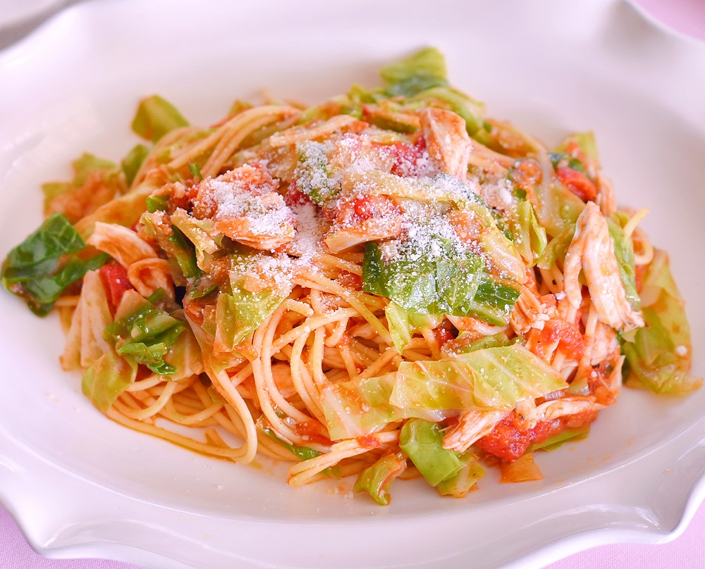 春キャベツのチキントマトソースパスタ