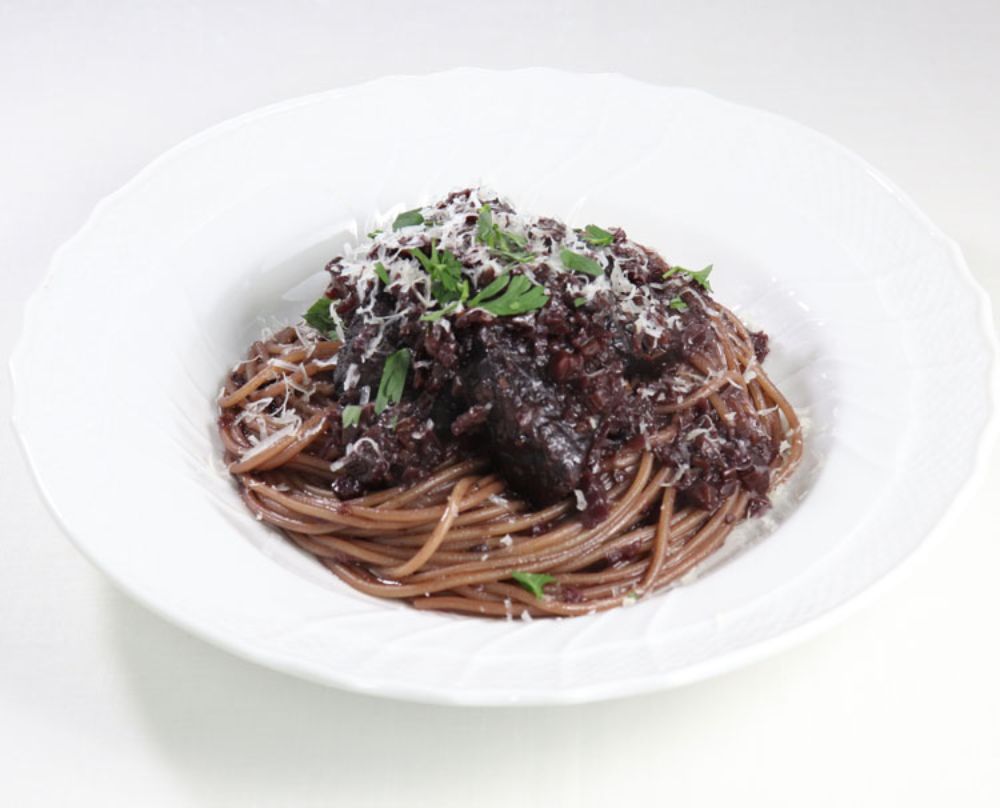 牛肉の赤ワイン煮込みソースのスパゲティ 牛肉の赤ワイン煮込みソースのスパゲティ