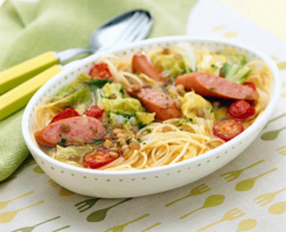 ソーセージとキャベツのスープスパゲティ
