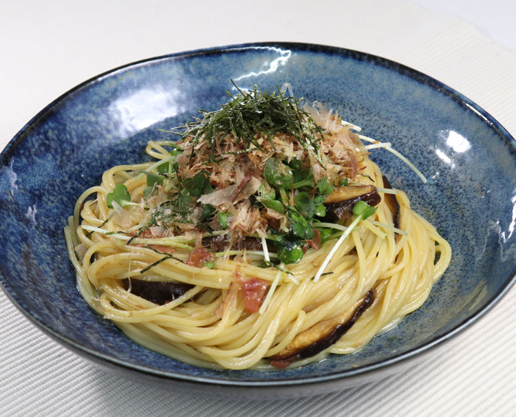 しいたけとカイワレ大根の梅肉あえスパゲティ