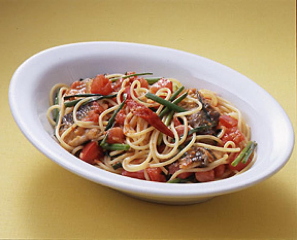 たっぷりねぎとさんまのトマトソーススパゲティ