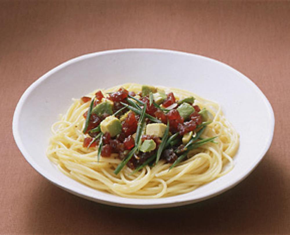 アボカドとづけまぐろのスパゲティ