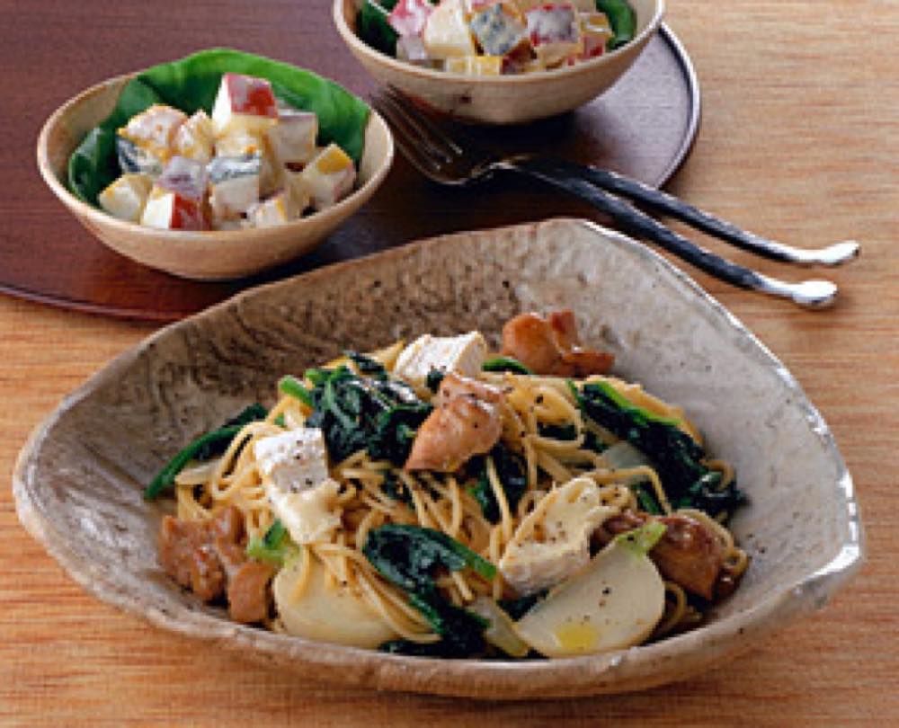 ほうれん草とかぶと鶏肉のチーズパスタ