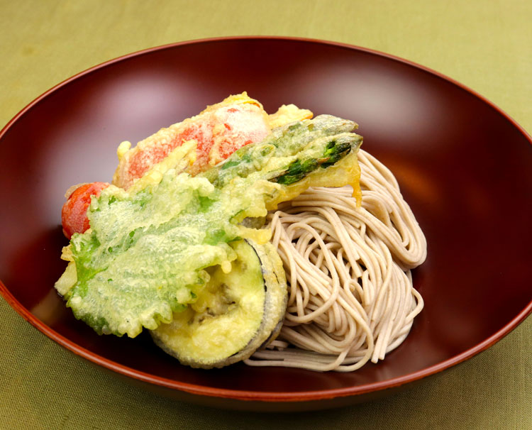 夏野菜天ぷらの冷やしぶっかけそば
