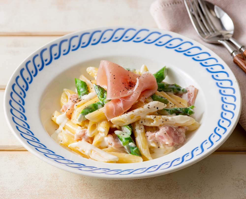 アスパラと生ハムのクリームチーズソースペンネ