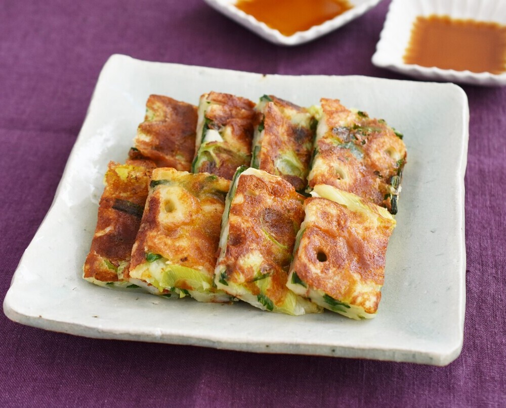 焼くだけ！ねぎちくわのカリカリチーズチヂミ