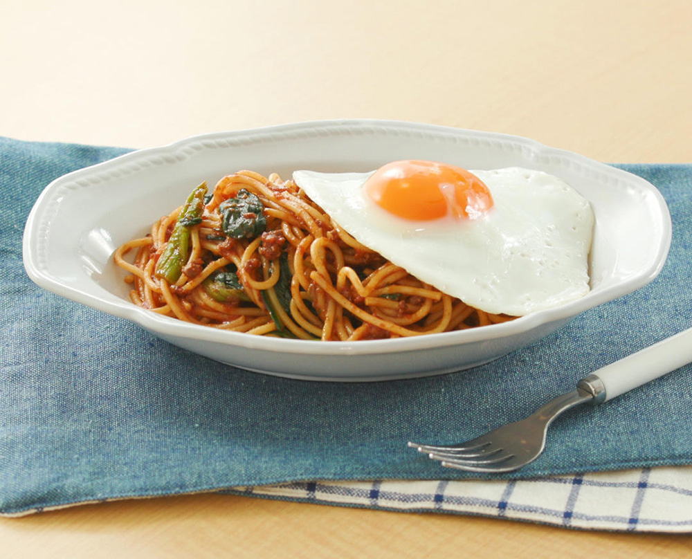 冷凍パスタアレンジ！ボロネーゼ〜目玉焼きのせ〜