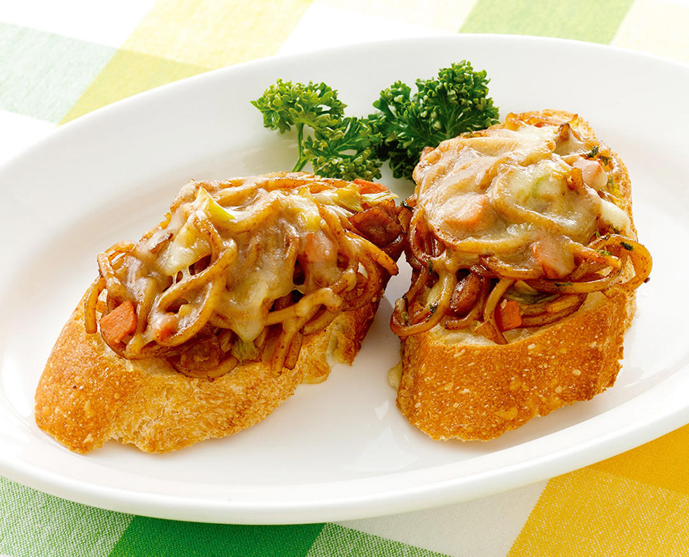 冷凍パスタアレンジ！焼きそばバゲット