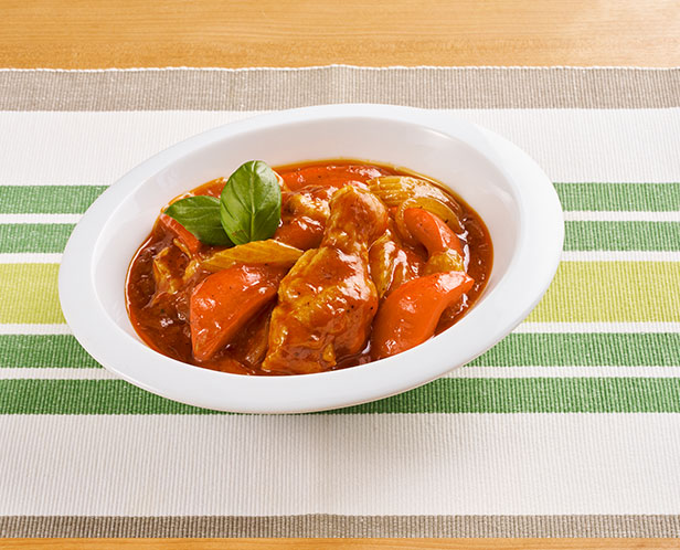 味付け簡単！鶏肉と野菜のトマト煮込み