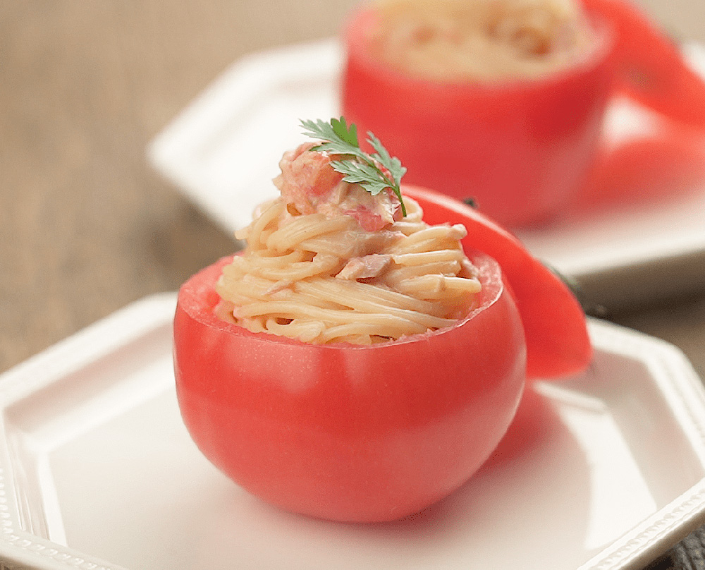 おしゃれにアレンジ！トマトカップの冷製ツナパスタ