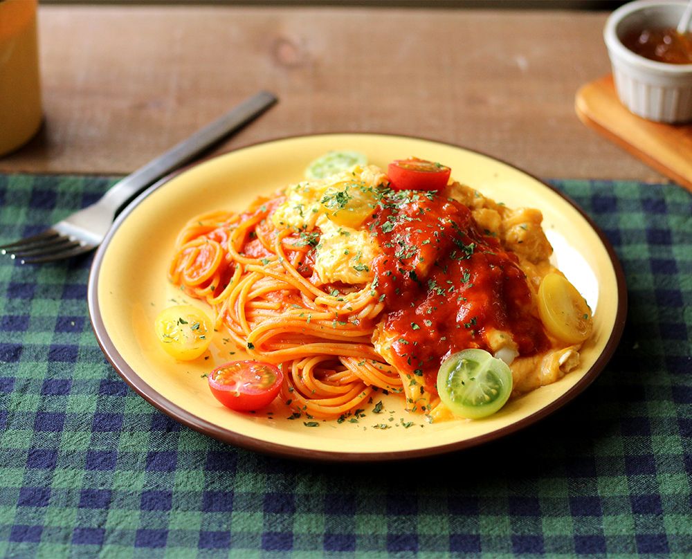 スクランブルエッグとミニトマトのパスタ