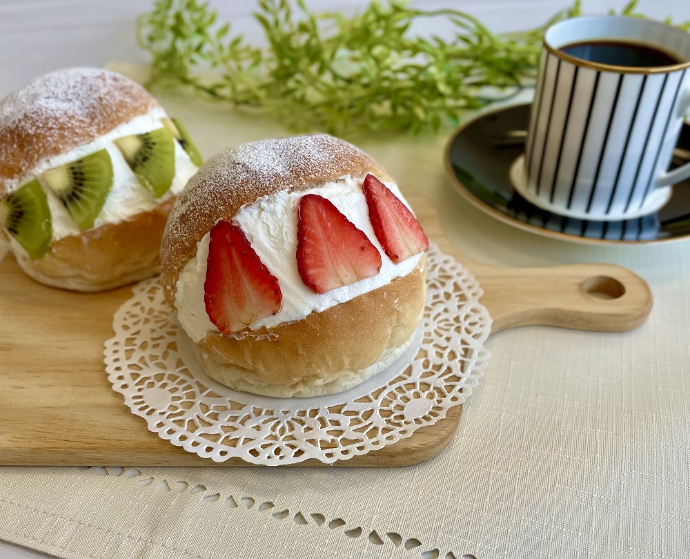 Two-ingredient yogurt bread - YouTube