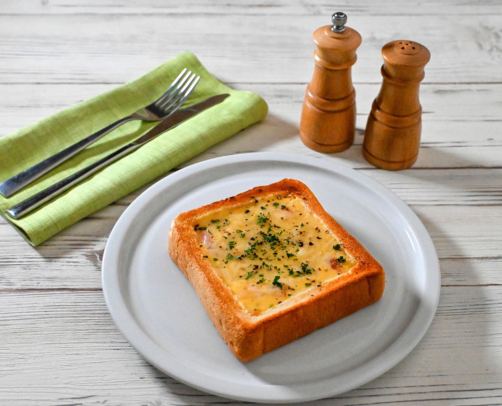 食パンで作る！ 濃厚カルボナーラキッシュ風