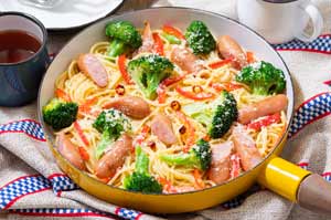 ワンパン！ウインナーとブロッコリーのぺペロンチーノパスタ