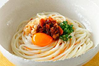 食べるラー油の釜玉うどん