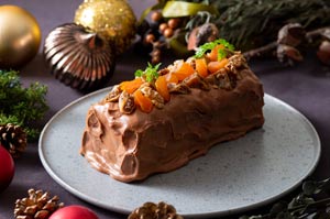 濃厚しっとり！ドライフルーツのチョコレートケーキ