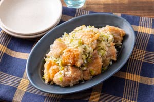 鶏もも肉のねぎ塩レモン炒め
