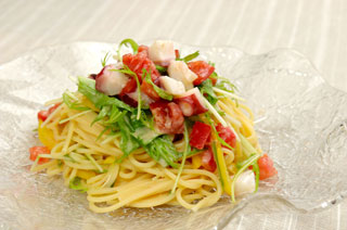 たことフルーツトマトの冷製たらこスパゲティ