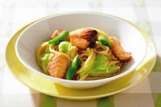 炙り鮭と春野菜の和風スパゲティ