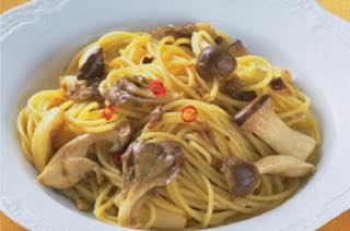 きのことアンチョビのパスタ