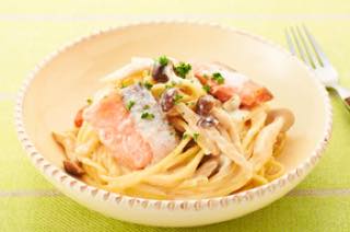 鮭としめじのクリームスパゲティ