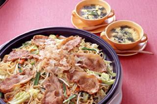 野菜たっぷりしょうが焼きパスタ
