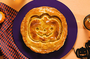 クリーミーな味わい！ハロウィンかぼちゃのミートパイ