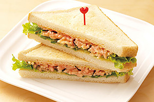 冷凍パスタアレンジ！たらスパサンド