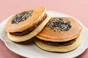 黒ごまの和ケーキどら焼き風