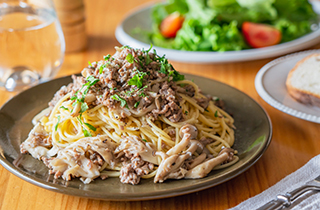 合いびき肉ときのこの白いボロネーゼ