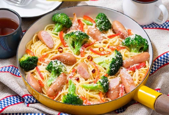 ワンパン！ウインナーとブロッコリーのぺペロンチーノパスタ